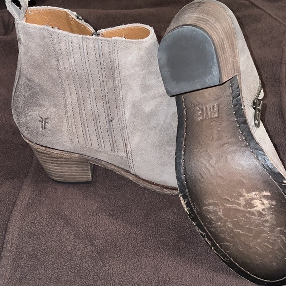 FRYE women Alton Chelsea Suede Leather Boots 🥾 - Picture 8 of 11